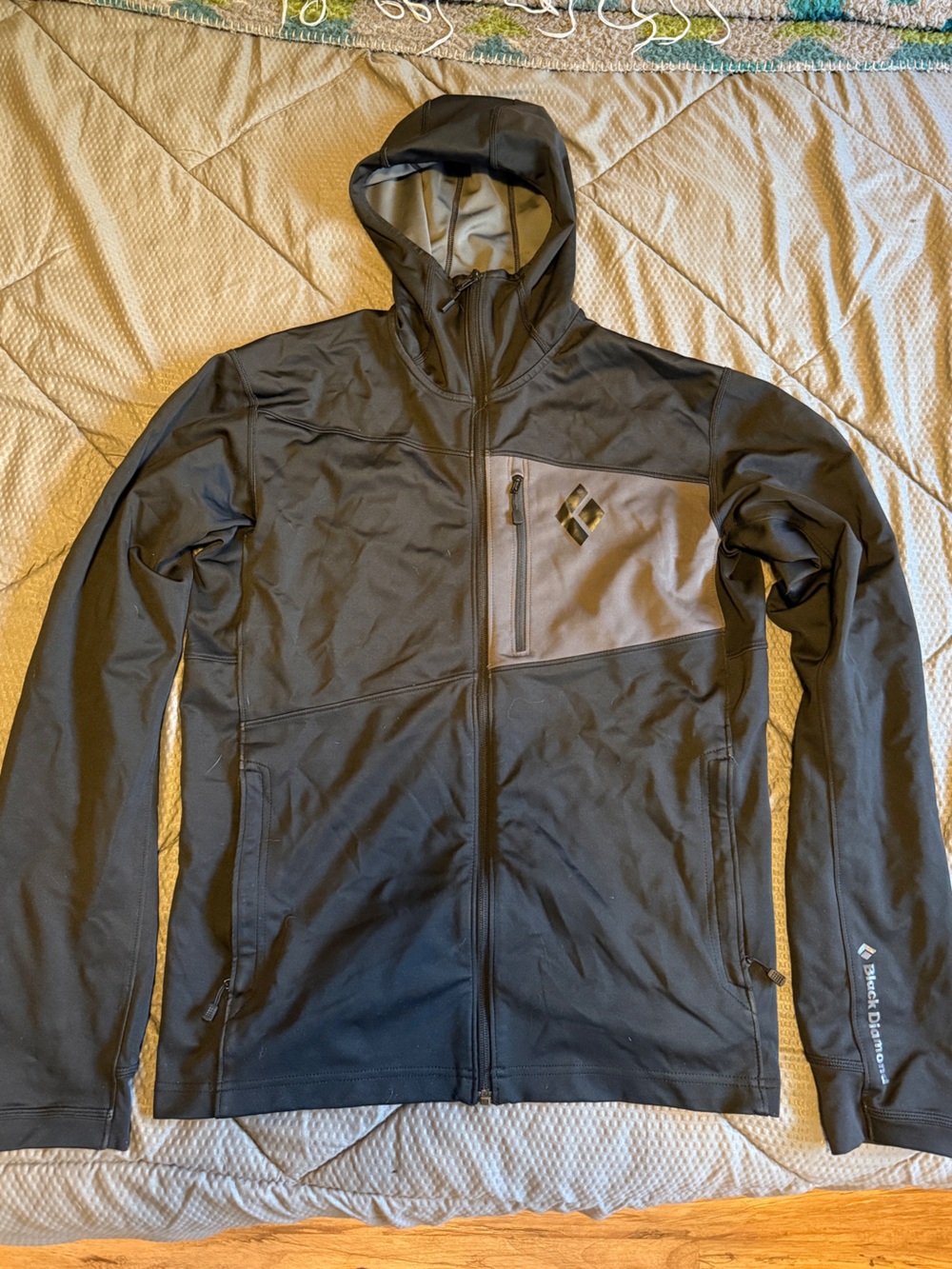 Black Diamond Hooded Gore-Tex Windstopper Softshell Jacket with Gray Chest Panel